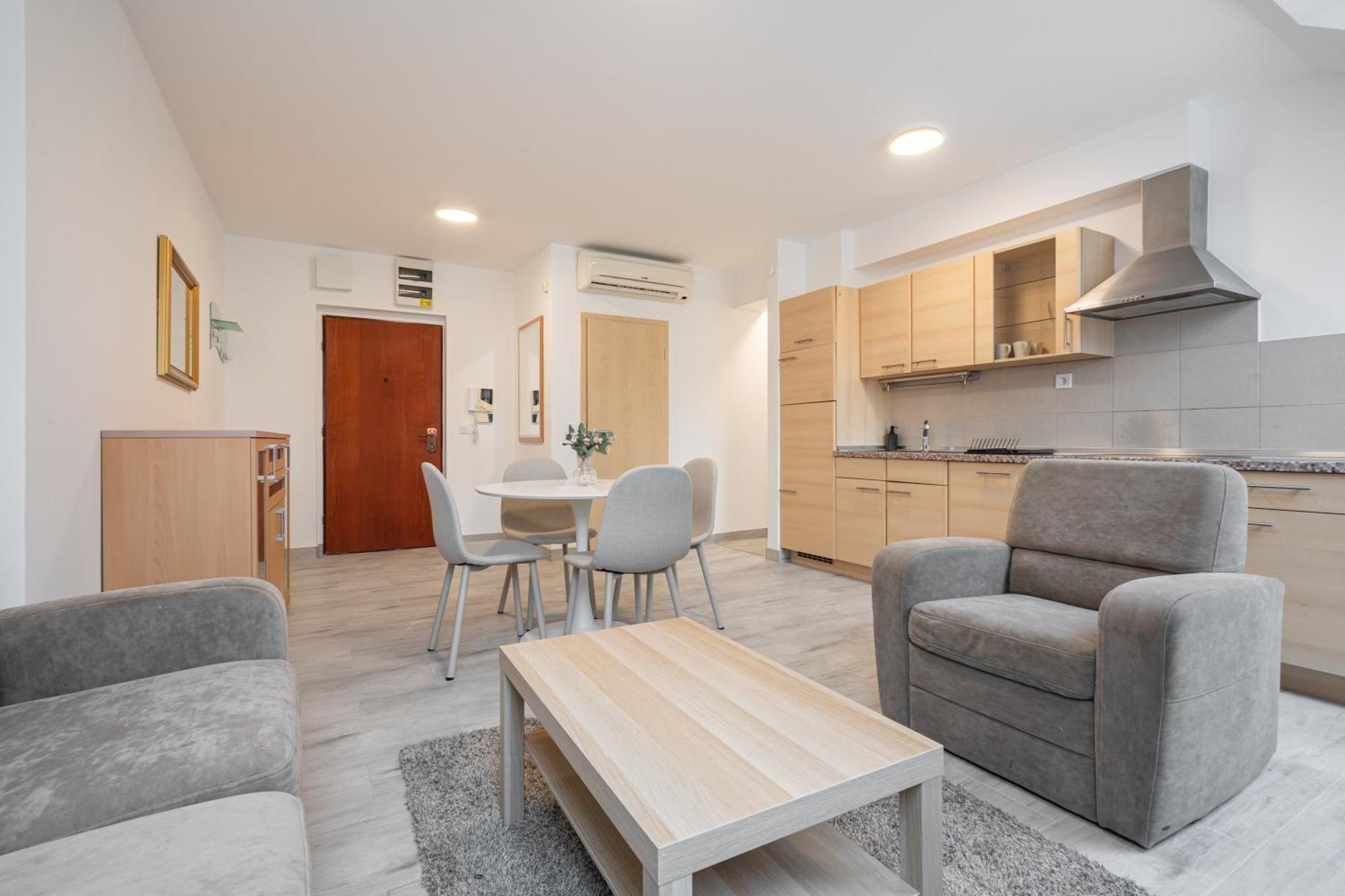 D16 - Gozsdu Garden - Location By Bqa Apartamento *
